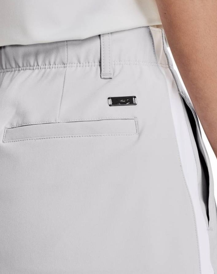 Under Armour Links Woven dámska golfová sukňa, sivá
