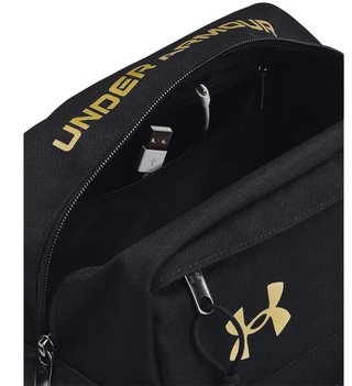 Under Armour Contain travel kit taška