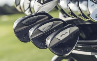Callaway Opus Black Shadow wedge, oceľ