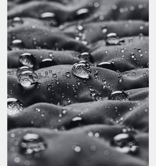 Under Armour Drive Pro Insulated pánska vesta, čierna/metalická strieborná