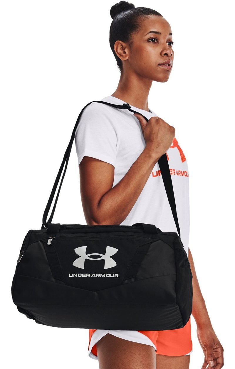Under Armour Undeniable 5.0 XS Duffle taška, čierna/metalická strieborná