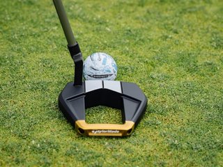 TaylorMade Kalea Gold Spider S dámsky putter