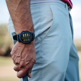 Golf Buddy aim W12 GPS golfové hodinky