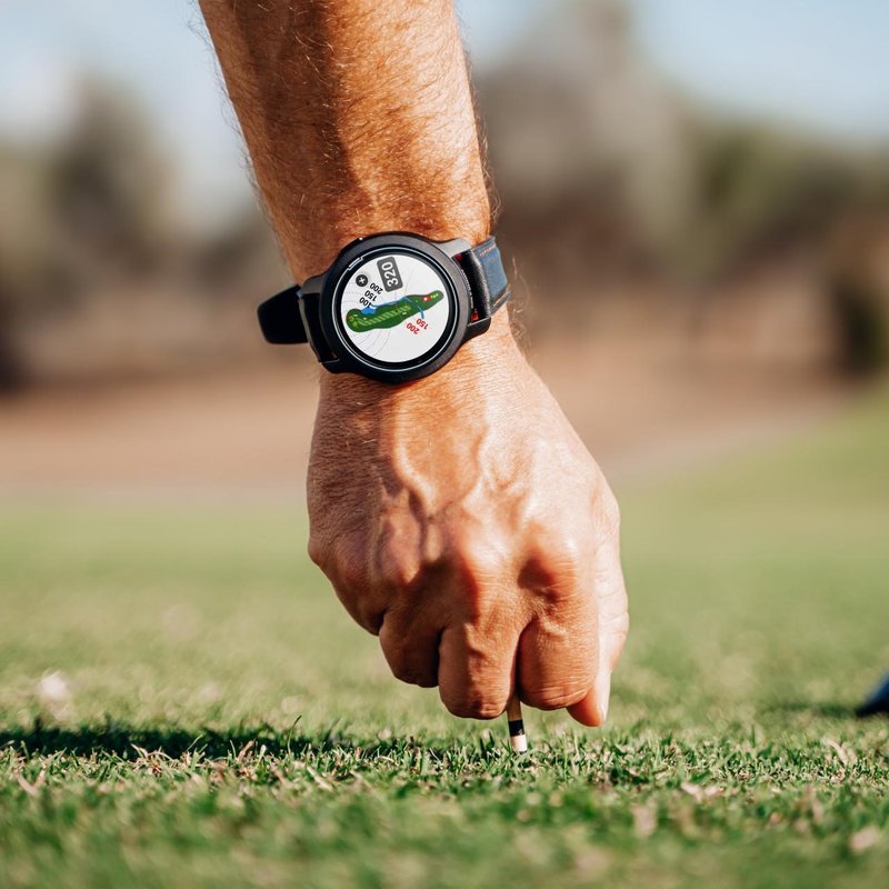 Golf Buddy aim W12 GPS golfové hodinky