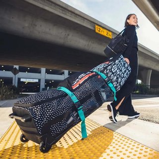 Ogio Alpha Mid travel bag, čierny