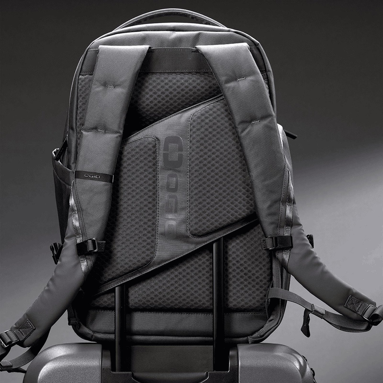 Ogio Ogio Pace Pro 25L Backpack taška, grey pinstripe