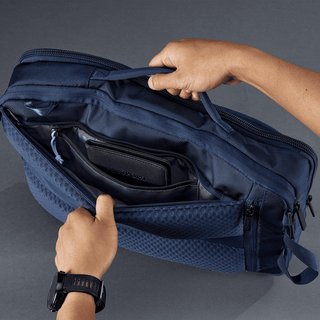 Ogio Pace Pro Brief 10L Pack taška, grey pinstripe