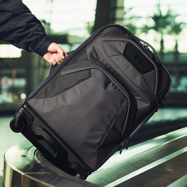 Ogio Renegade 26" 4-Wheel Travel Bag 52L cestovná taška, titanium