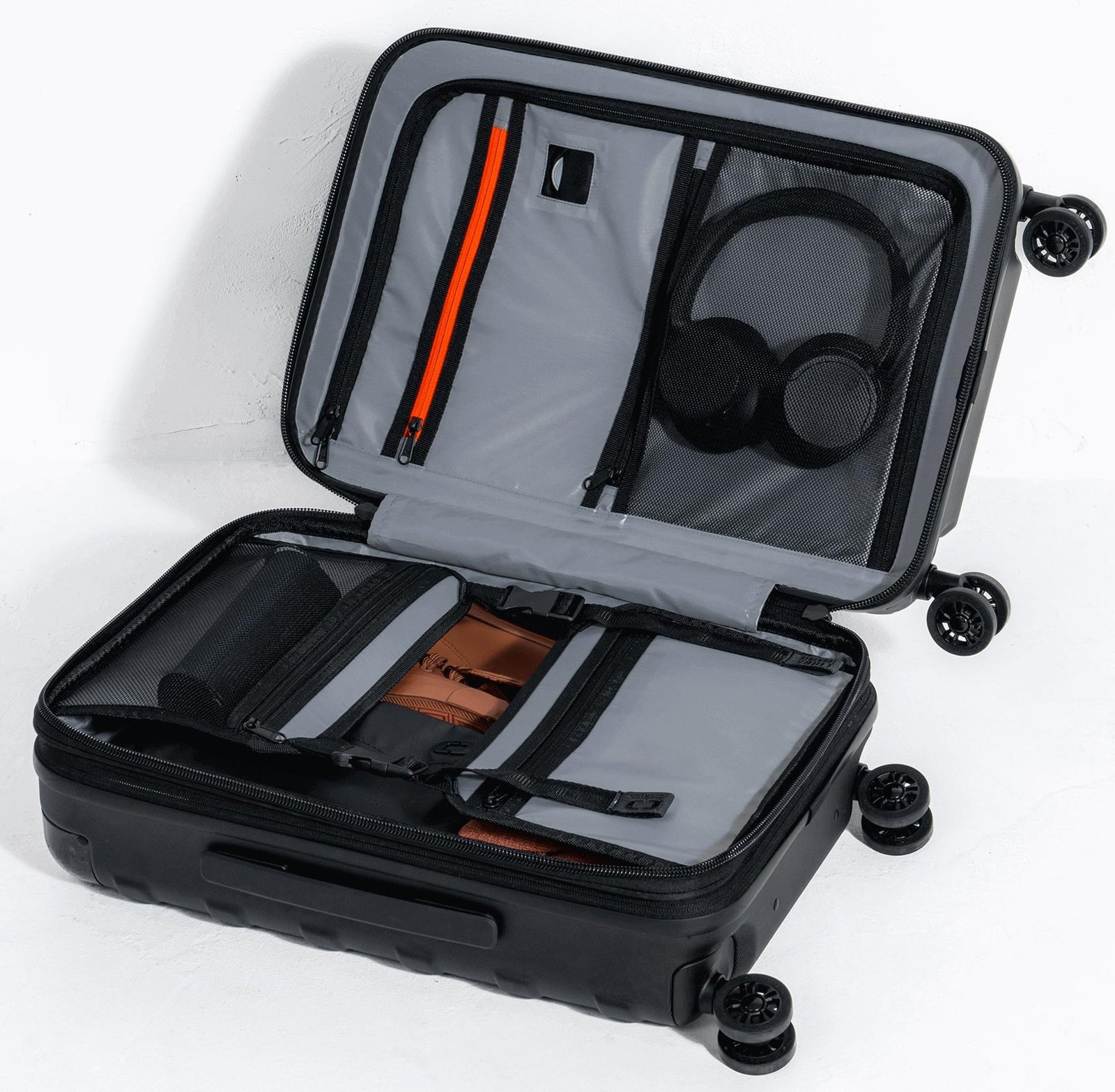 Ogio Renegade Vault Carry-On 35-40L taška, čierna