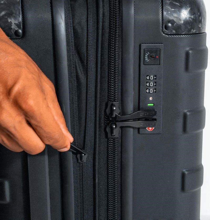 Ogio Renegade Vault Carry-On 35-40L taška, čierna
