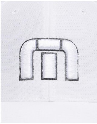 Travis Mathew B-Bahamas Fitted pánska kšiltovka, biela