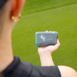 Bushnell Tour Hybrid laserový diaľkomer (Slope)
