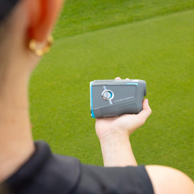 Bushnell Tour Hybrid laserový diaľkomer (Slope)