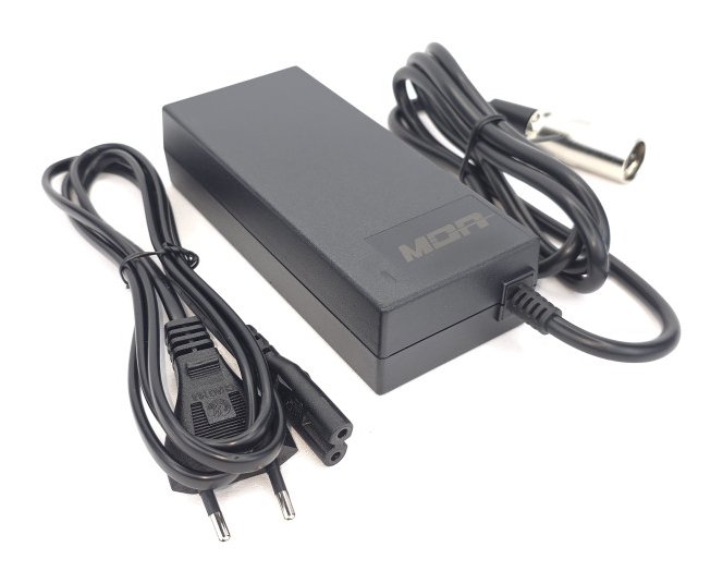Davies Caddy Lithium Charger, čierny