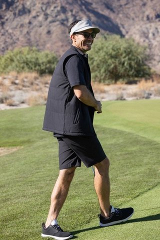 Travis Mathew Wanderlust pánska vesta, čierna