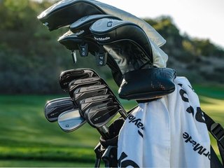 TaylorMade Qi Gunmetal Edition pánske železá, oceľ