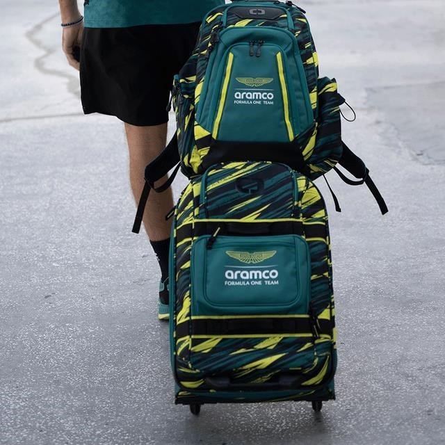 Ogio Ogio Alpha Layover Aston Martin F1 Team 40-44L taška, zelená