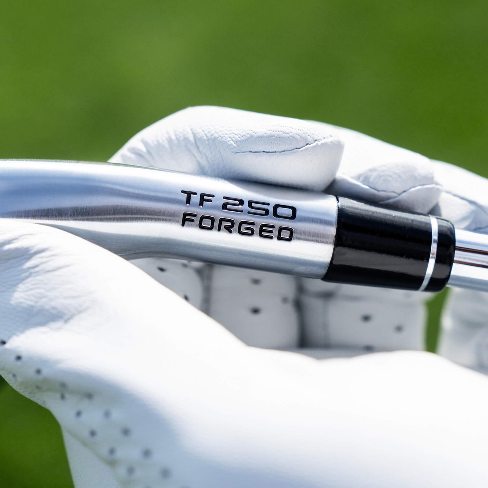 Callaway Apex Ti Fusion 250 Plated pánske železá, grafit