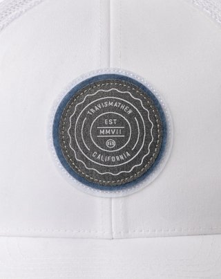 Travis Mathew The Patch pánska kšiltovka, biela
