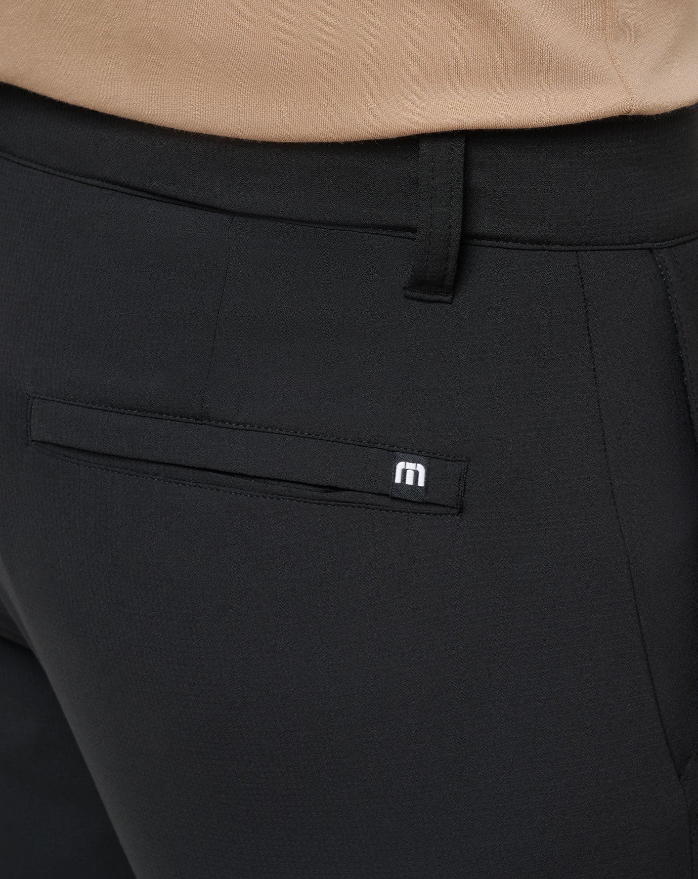 Travis Mathew Open To Close pánske nohavice, čierne