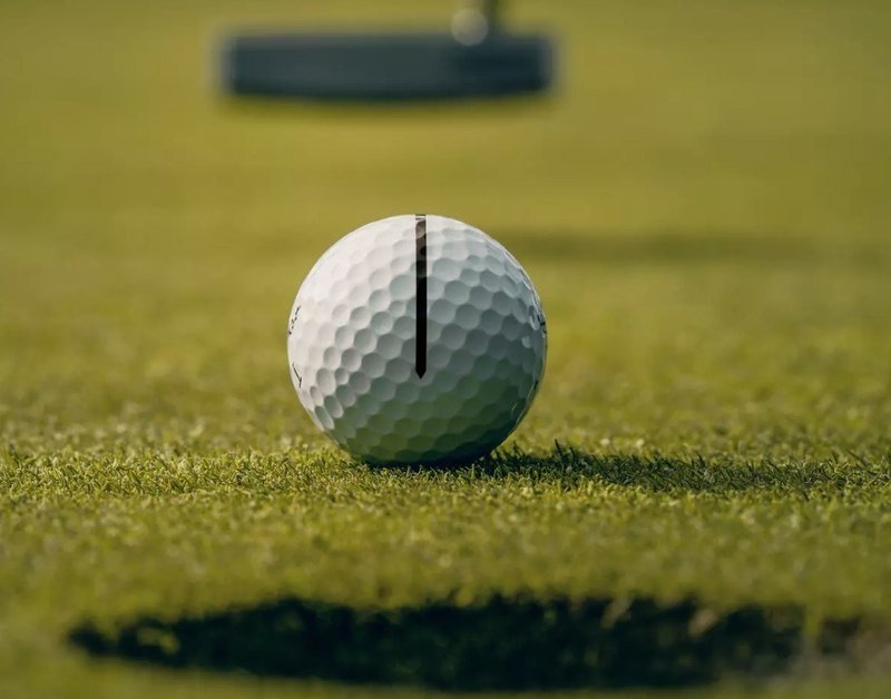 Titleist Pro V1 2025 golfové loptičky (12 loptičiek), Performance Alignment Pink
