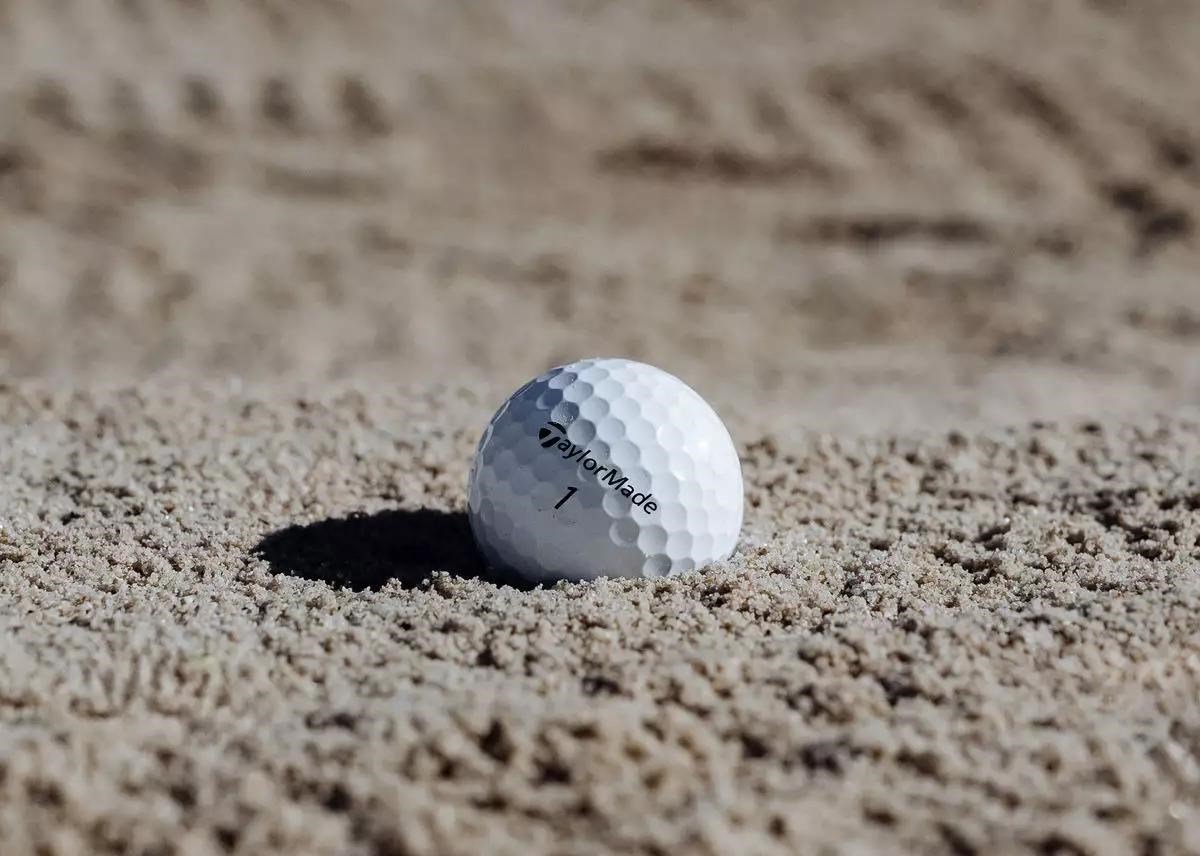 TaylorMade TP5 golfové loptičky 2026 (12 loptičiek)