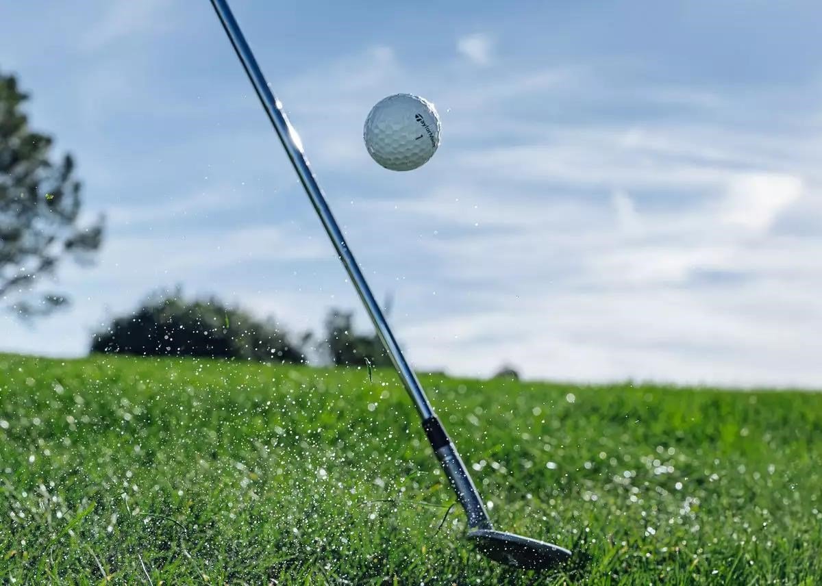 TaylorMade TP5 Stripe golfové loptičky 2026