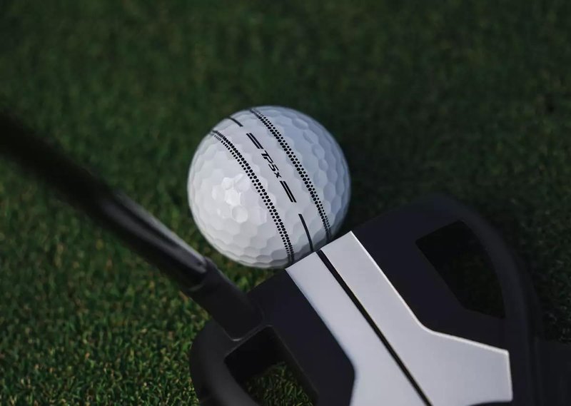 TaylorMade TP5x Stripe golfové loptičky