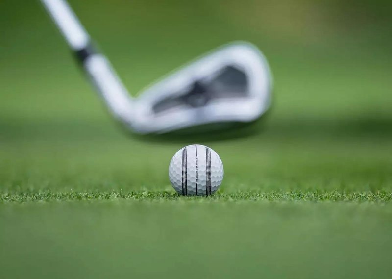 TaylorMade Tour Response Stripe golfové loptičky 2026