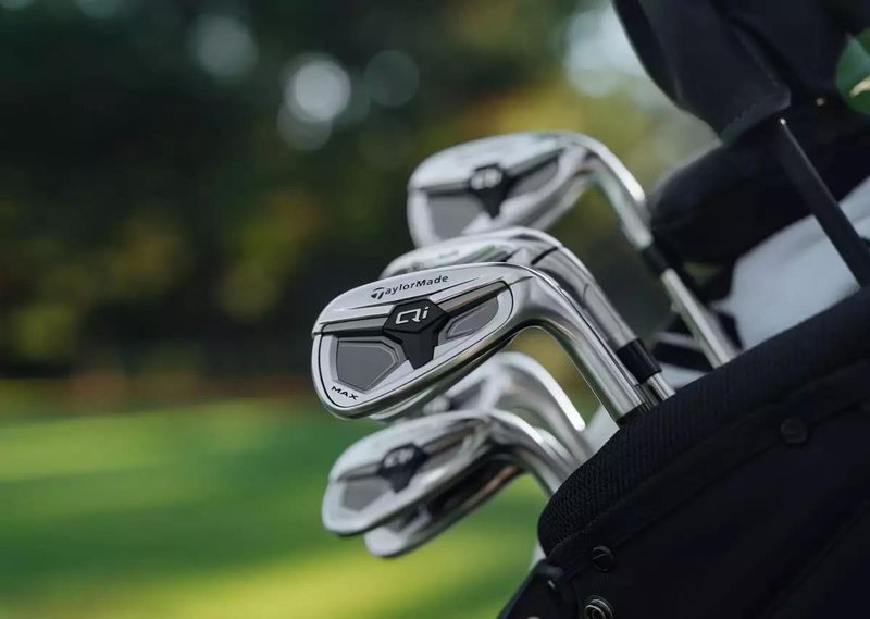 TaylorMade Qi Max pánsky železá, grafit