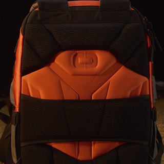 Ogio Renegade DNA 27L batoh, Dune
