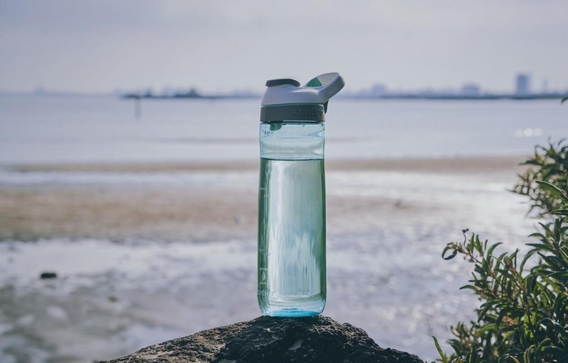 Contigo Cortland fľaša na pitie 720 ml, sivá jadeit