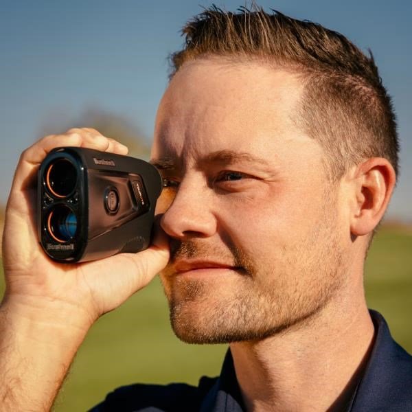 Bushnell Tour V7 Shift laserový diaľkomer