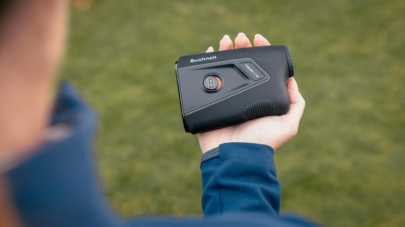 Bushnell Tour V7 Shift laserový diaľkomer