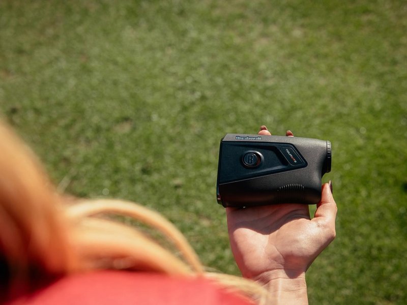 Bushnell Tour V7 Shift laserový diaľkomer