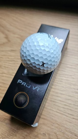 Titleist Pro V1 golfové loptičky, text čierna, štandardné číslovanie 1-4, Text: X - 3 loptičky