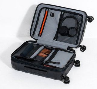 Ogio Renegade Vault Carry-On 35-40L travel bag, biely