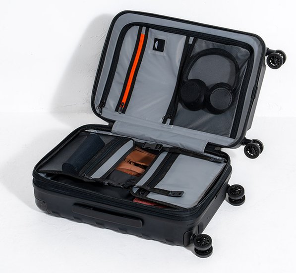 Ogio Renegade Vault Carry-On 35-40L travel bag, biely