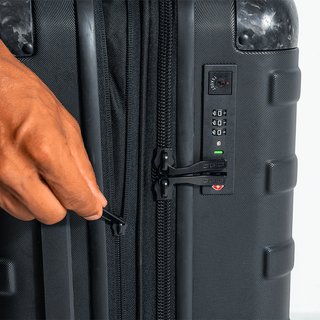 Ogio Renegade Vault Carry-On 35-40L travel bag, biely