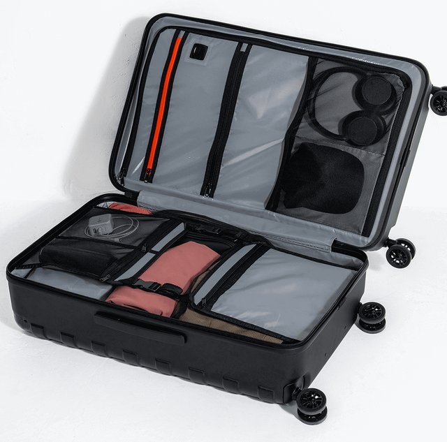 Ogio Renegade Vault Checked Luggage 95L cestovný kufor, biely