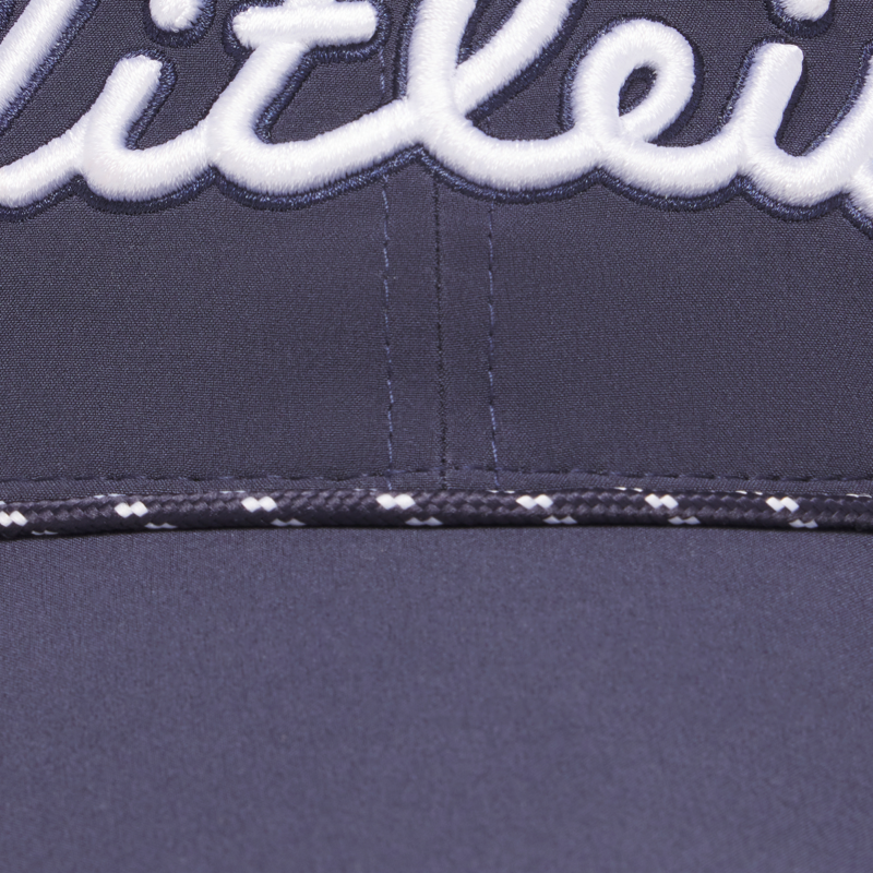Detail pleteného lana cez šilt Titleist Tour Breezer