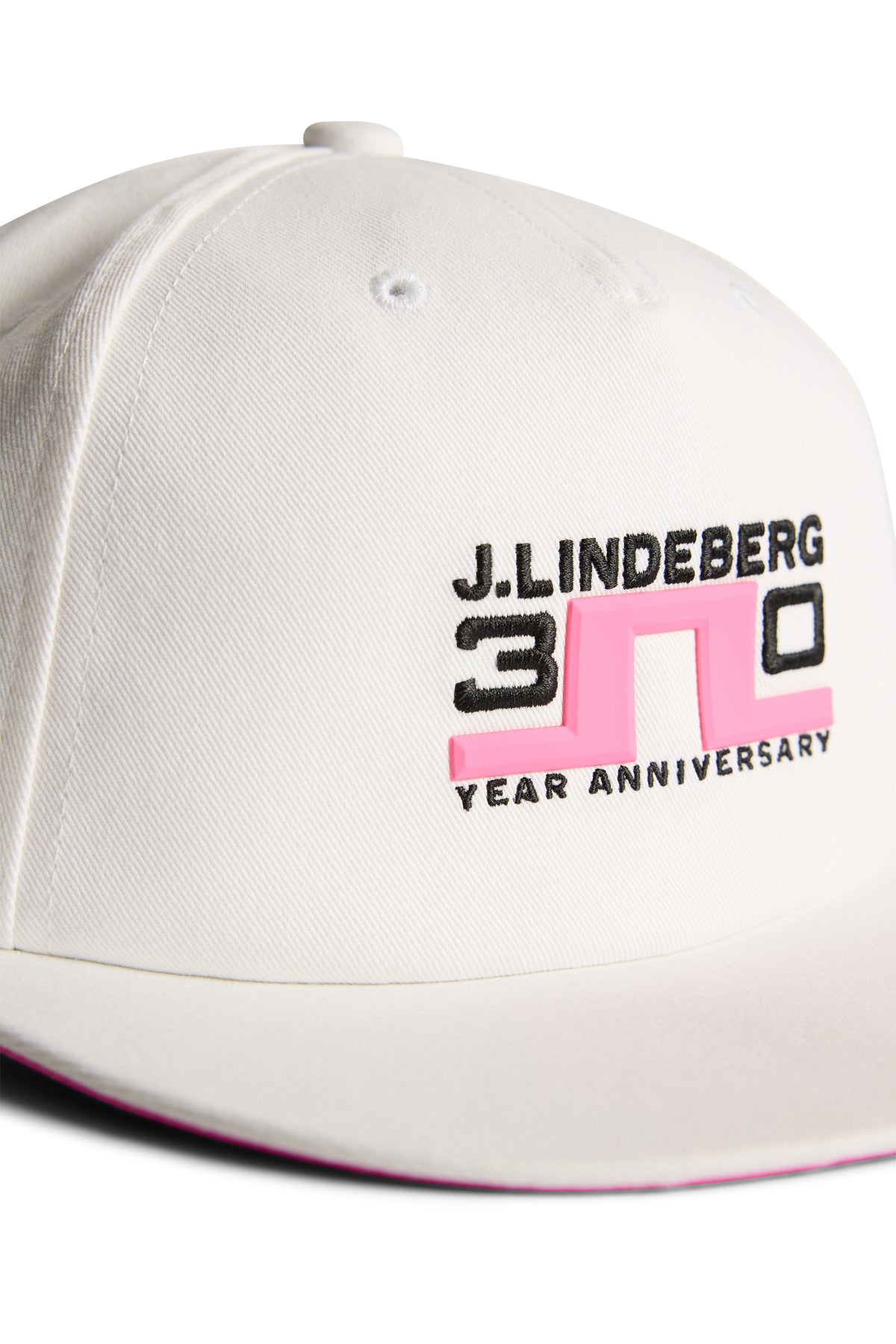 Šiltovka J.Lindeberg 30Y Cap White – výrazný branding pod šiltom