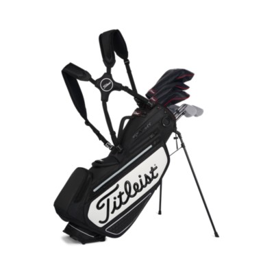 Titleist Premium StaDry Stand Bag — dizajn inšpirovaný tour v čiernej a bielej farbe