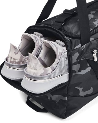 Dvojité bočné vrecká na fľaše s vodou na taške Undeniable 5.0 Small Duffle Bag