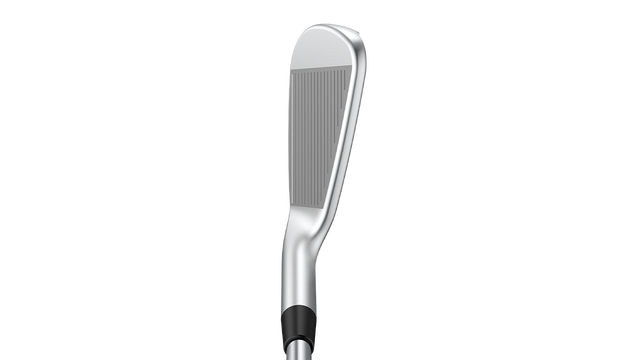 Železo PING i540 7-iron zobrazené pri adrese