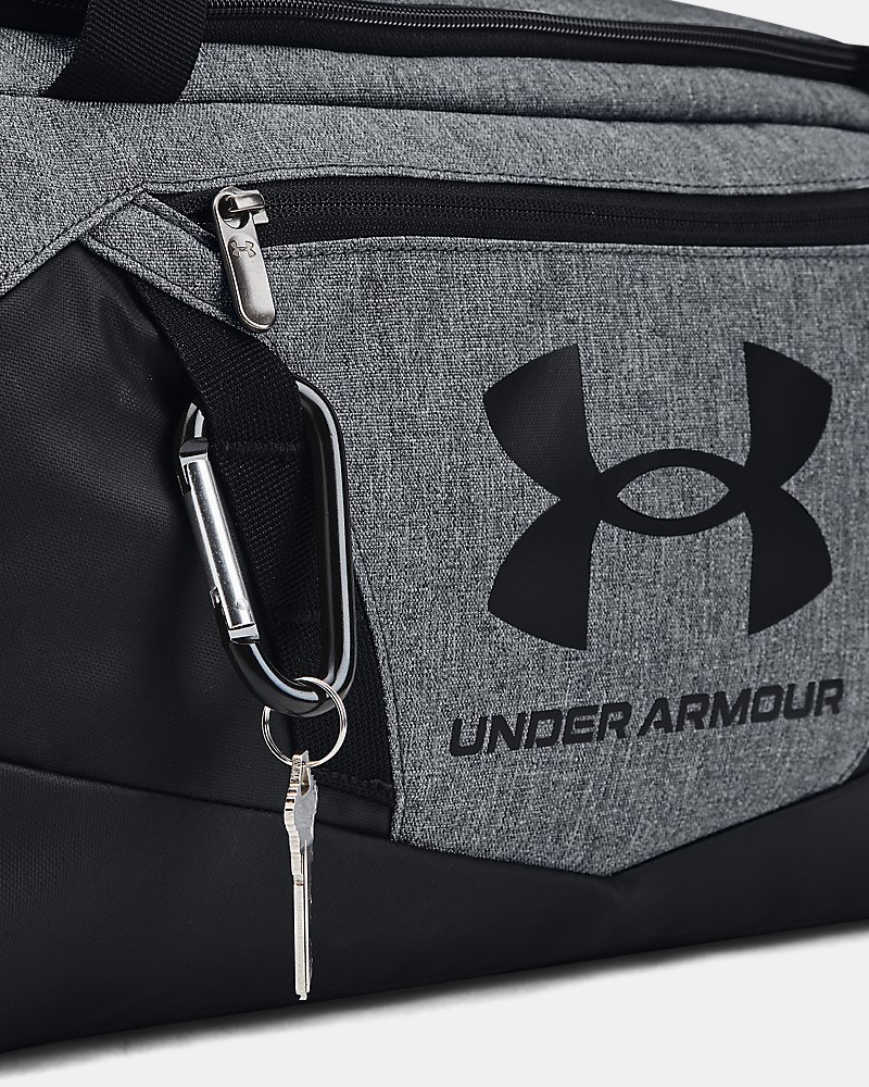 Predné vrecko a MOLLE webbing UA Undeniable 5.0 XS